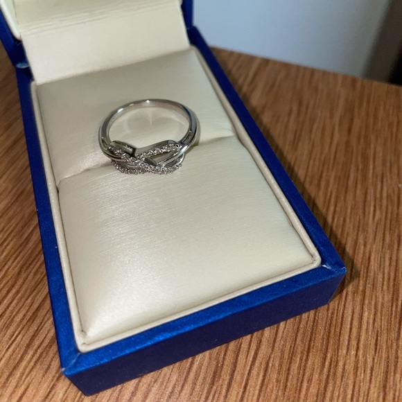 New Harry Ritchie’s Infinity ring. - Picture 3 of 4